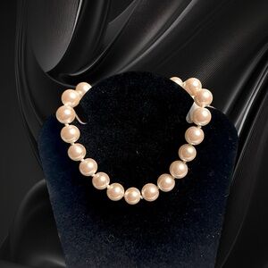 Vintage Faux Pearl Bracelet 7”